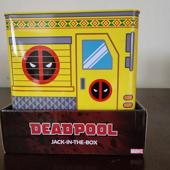 Deadpool Jack-In-The-Box - Picture 4 of 6